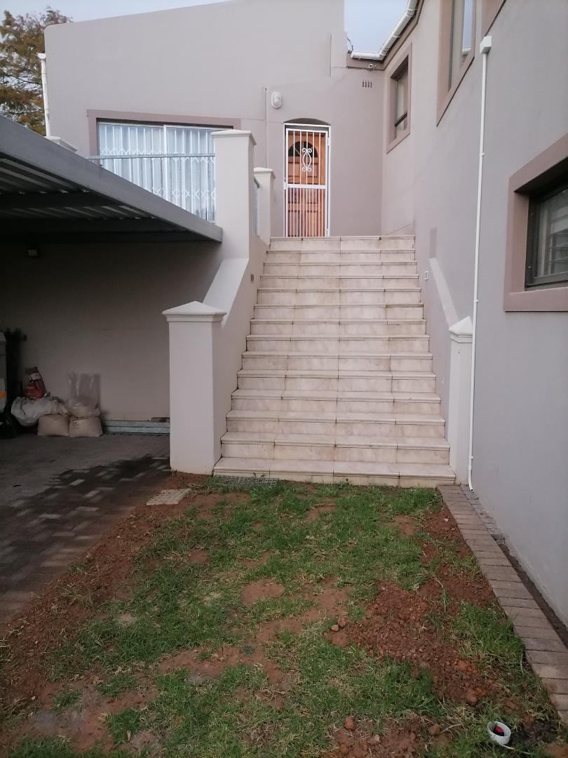 To Let 1 Bedroom Property for Rent in Heldervue Western Cape